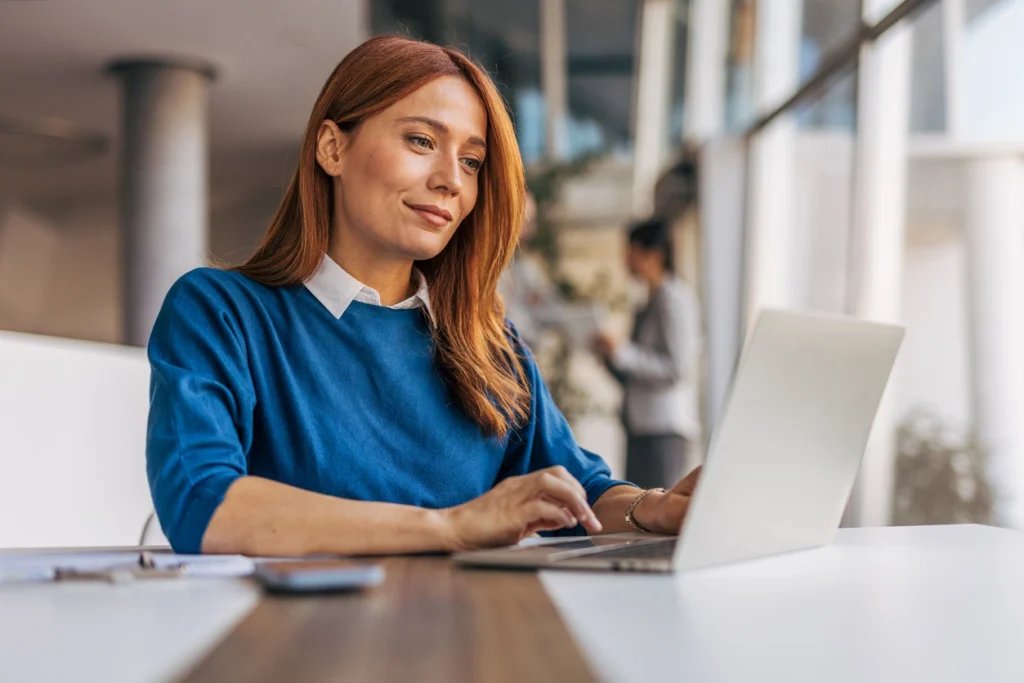 Woman-Laptop consumer finance